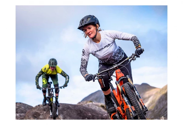 Gants Femme Endura Hummvee Icon Lite Paprika Rouge 2 Gants Femme Endura Hummvee Icon Lite Paprika Rouge – Image 2